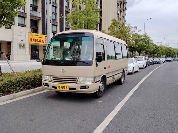 考斯特 18座